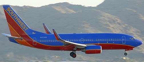 Southwest 737-7H4 N423WN, October 26, 2010